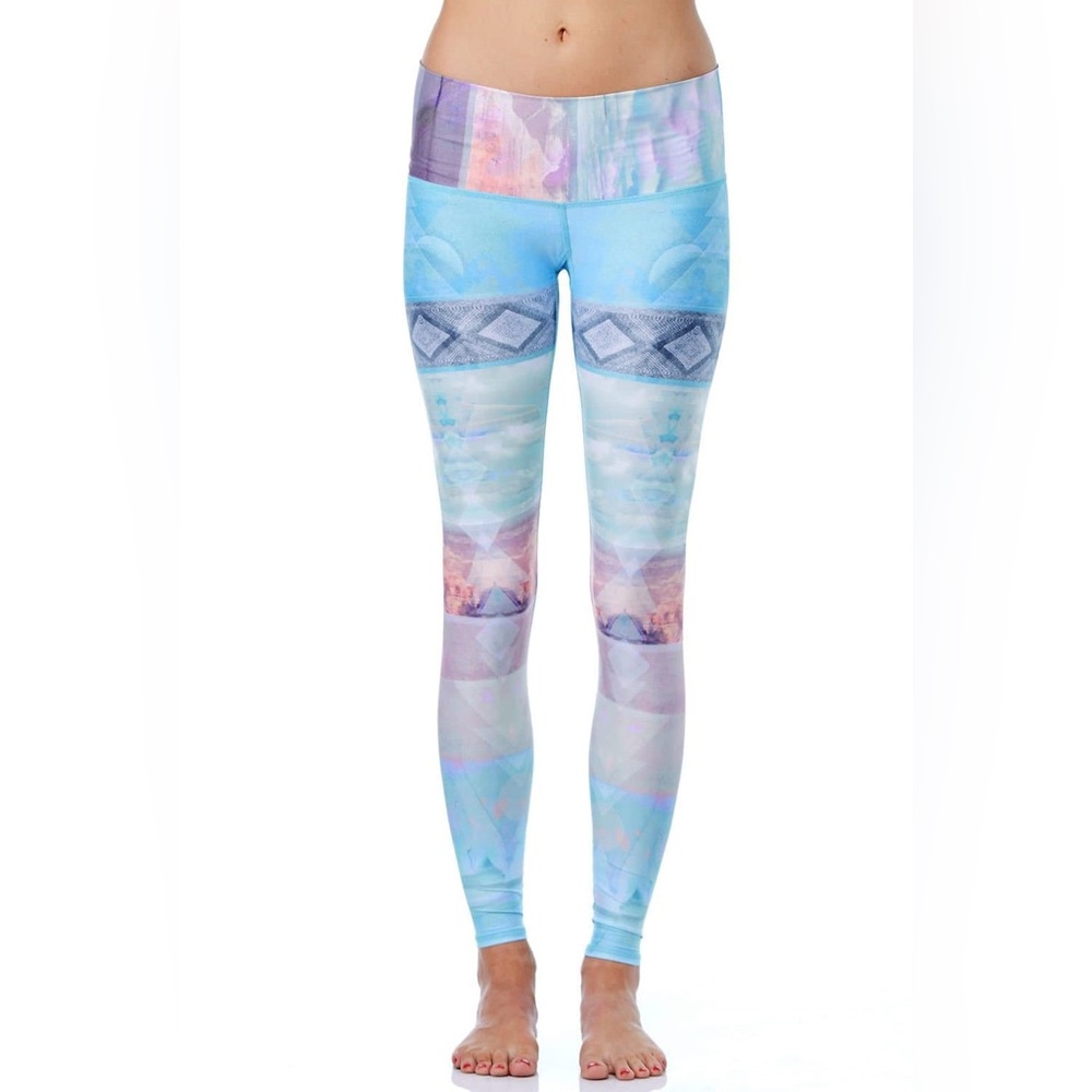 🪬💧🫧 NWT - Teeki Tarot Magick Hot Pant yoga leggings size XS